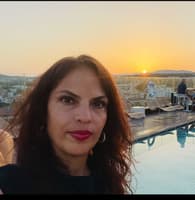ANGELA MARÍA HOYOS BERTANCUR