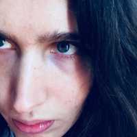 Taby Geraldine Mackenzie Univazo