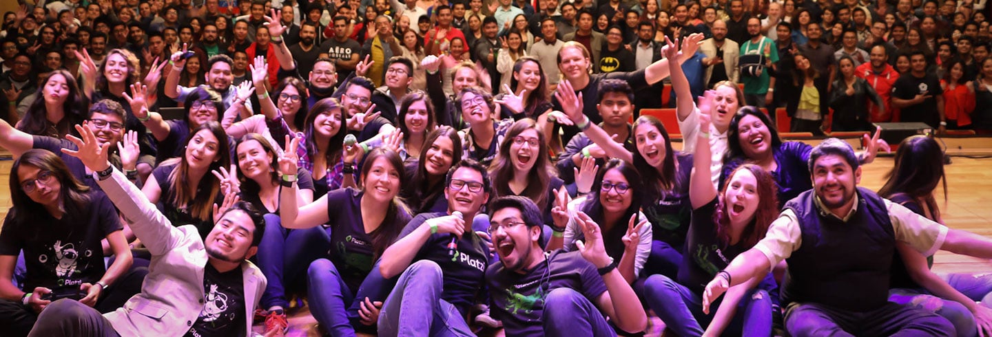 Los estudiantes le preguntan al equipo de marketing de Platzi