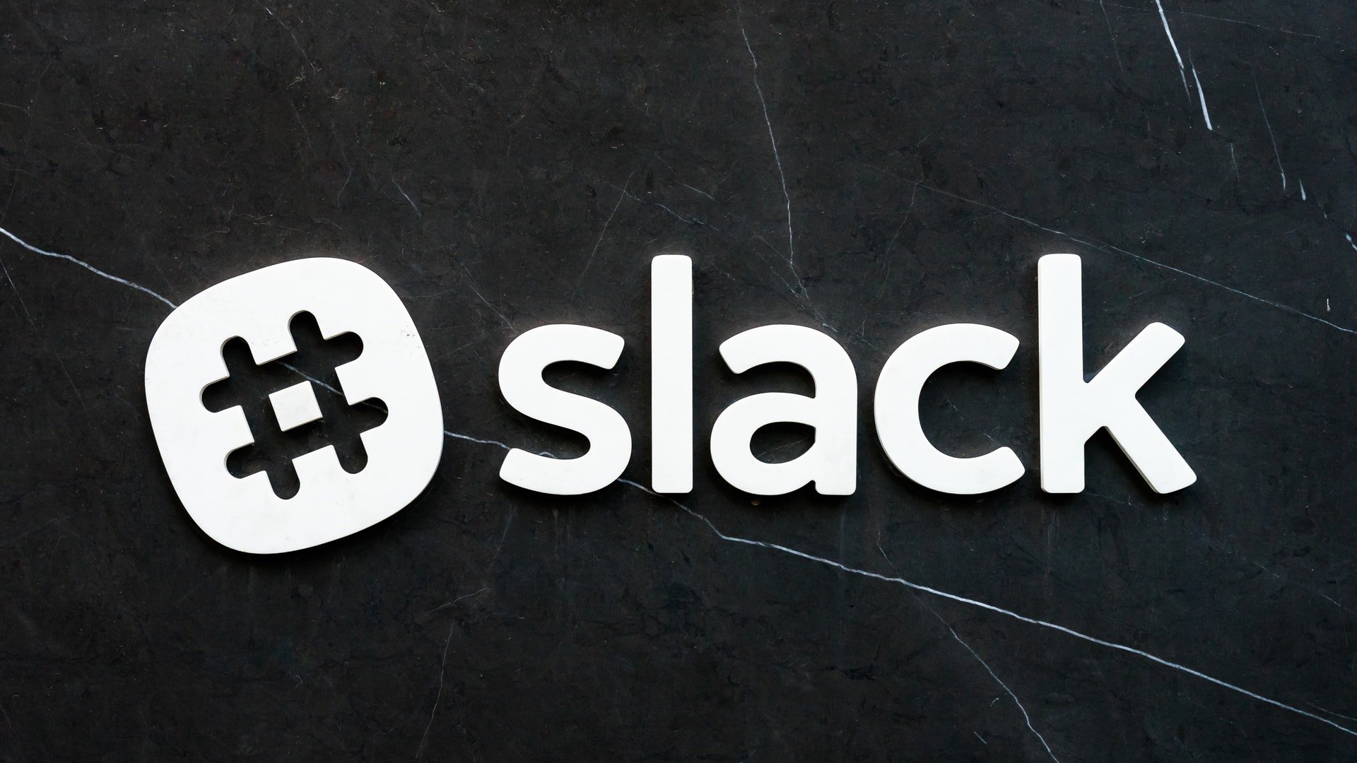Menos grupos de WhatsApp, más espacios de trabajo en Slack