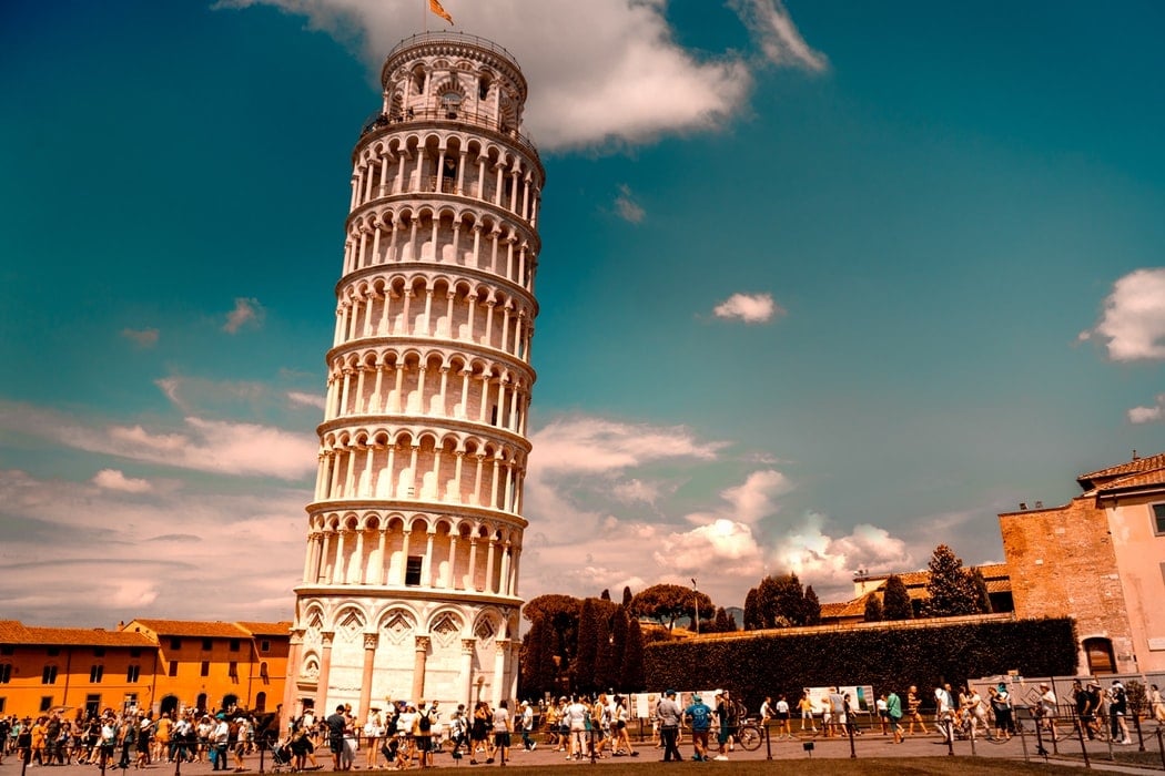 NodeJS: Cómo NO construir la Torre de Pisa con Javascript