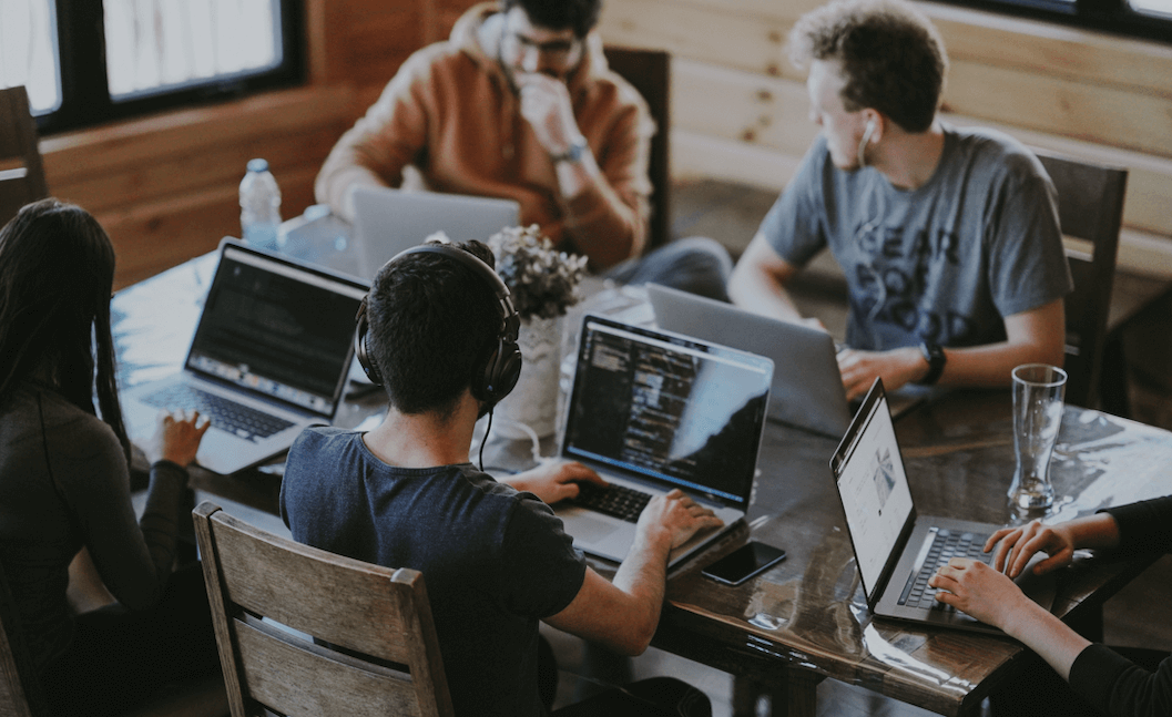 Los mejores profesionales de la industria están en Platzi, son nuestros profesores