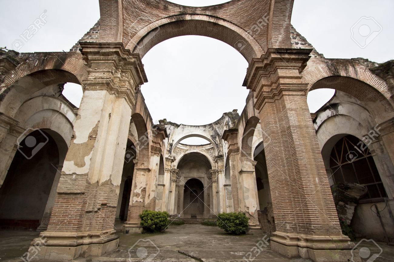 28390711-las-ruinas-de-la-catedral-de-san-josÃ©-en-antigua-guatemala.jpg
