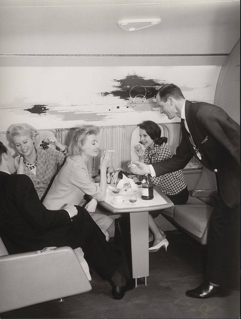 A_picture_that_seems_improbable_today_was_the_norm_aboard_a_DC-8_in_the_early_1960s.png