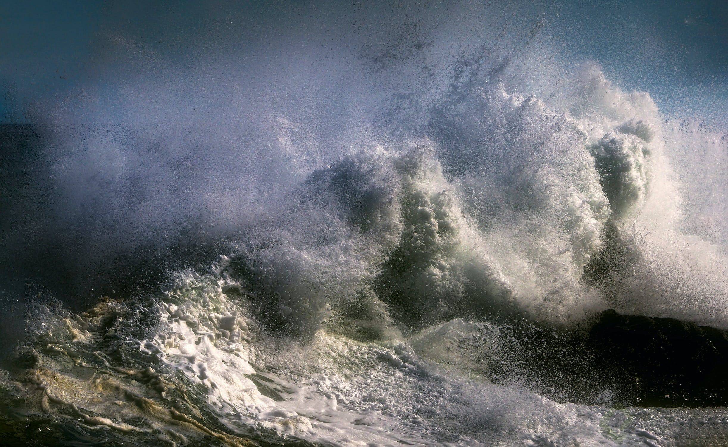 Crashing waves - Copy.jpg
