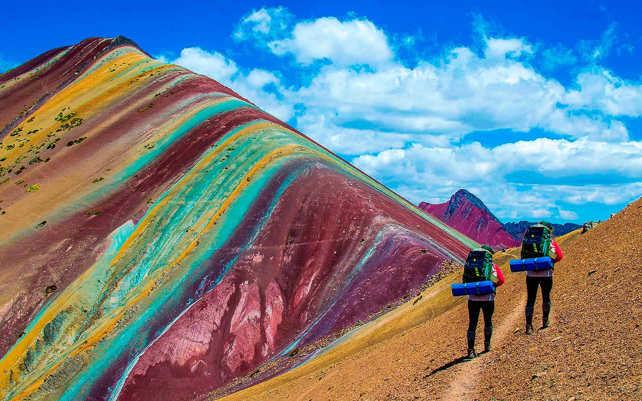 MONTAÑA DE COLORES CUSCO X2.png