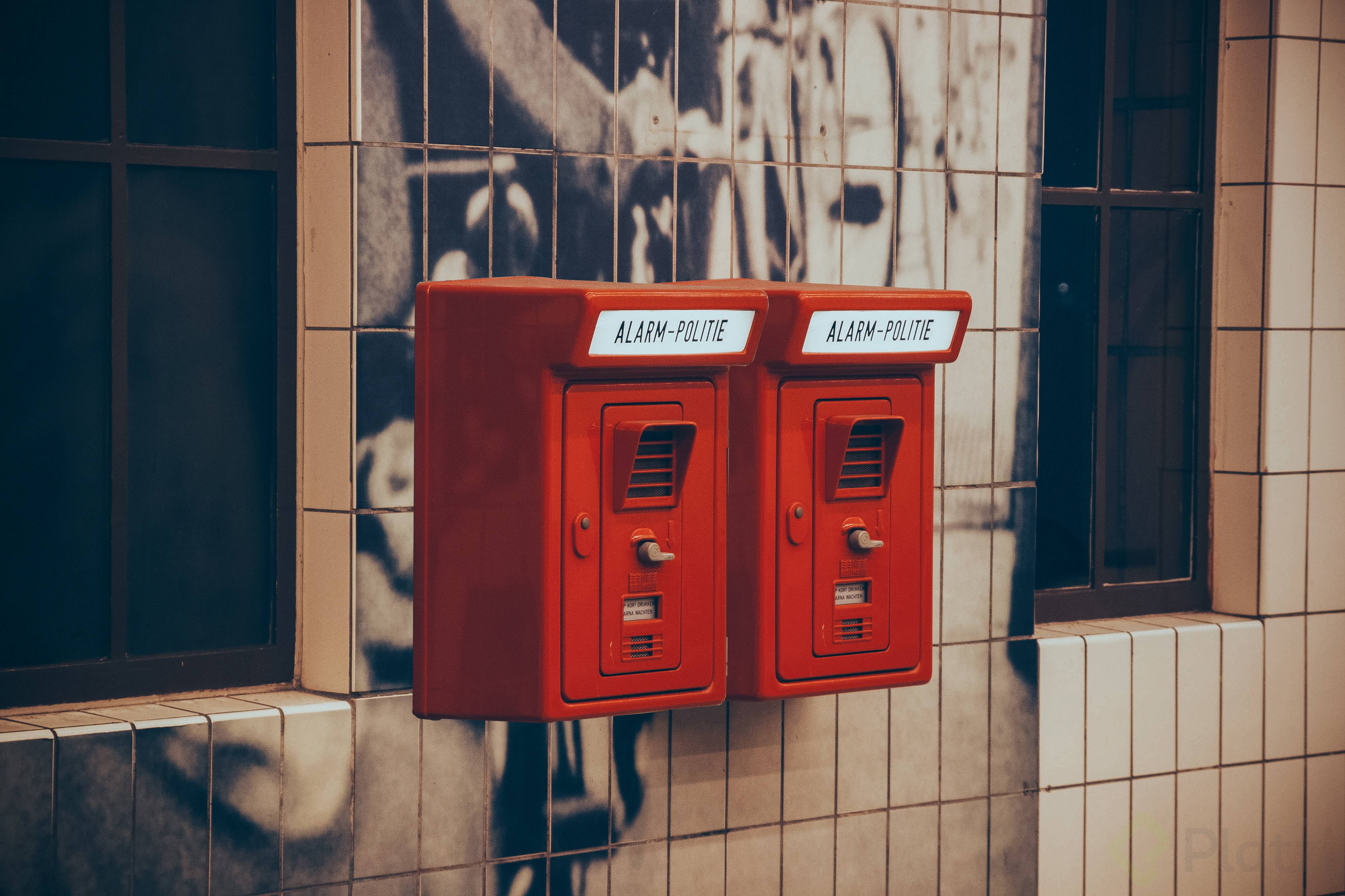 cajaroja duplicada.jpg